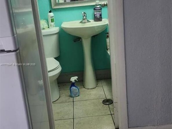 310 N 72nd Ter, Hollywood FL 33024