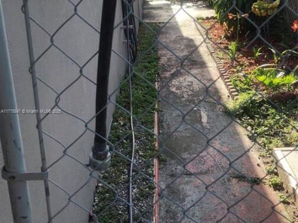 310 N 72nd Ter, Hollywood FL 33024