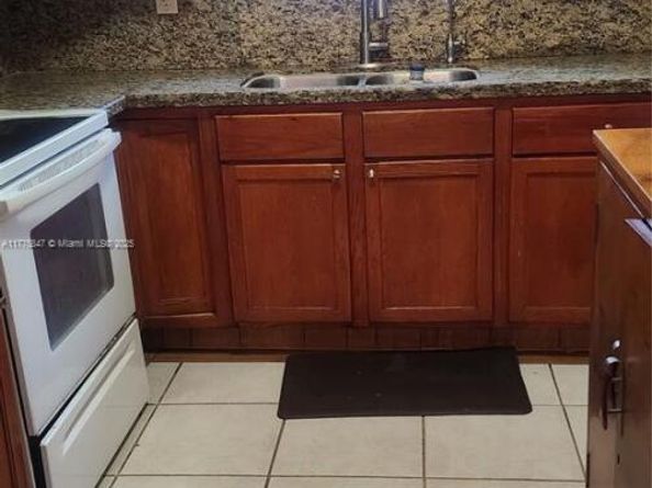 310 N 72nd Ter, Hollywood FL 33024