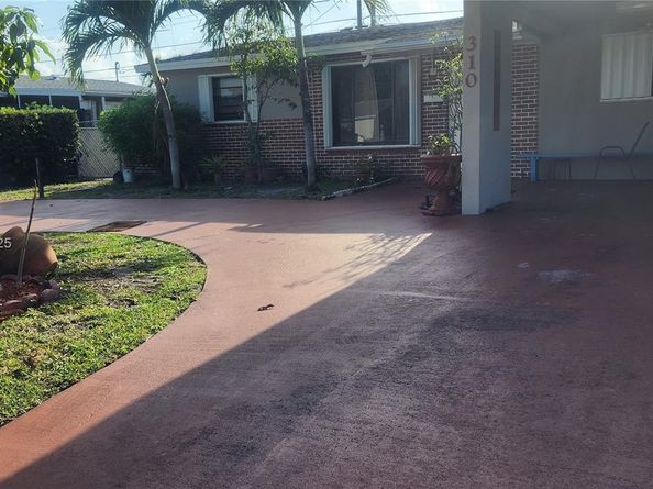 310 N 72nd Ter, Hollywood FL 33024