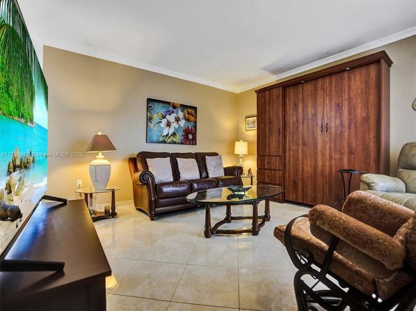 16801 NE 13th Ave 308, Miami FL 33162