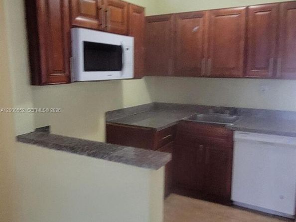 931 NW 34th Way, Lauderhill FL 33311