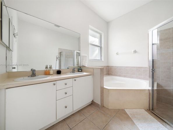 2111 SE 14th Cir, Homestead FL 33035