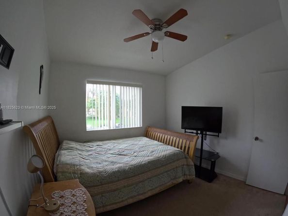 985 NE 34th Ave 203, Homestead FL 33033