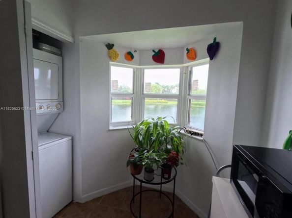 985 NE 34th Ave 203, Homestead FL 33033