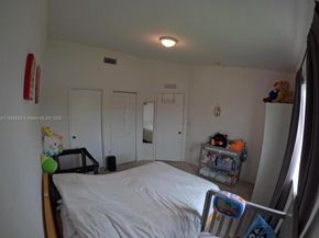 985 NE 34th Ave 203, Homestead FL 33033