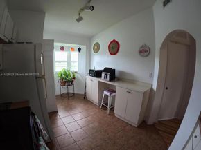 985 NE 34th Ave 203, Homestead FL 33033