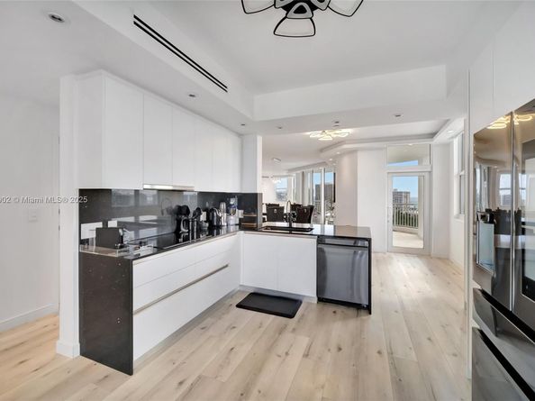 9751 E Bay Harbor Drive PHSB1604, Bay Harbor Islands FL 33154