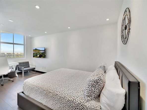 9751 E Bay Harbor Drive PHSB1604, Bay Harbor Islands FL 33154