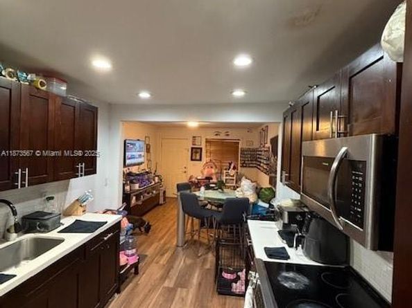 2551 NW 13th St 10, Miami FL 33125