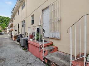 2551 NW 13th St 10, Miami FL 33125