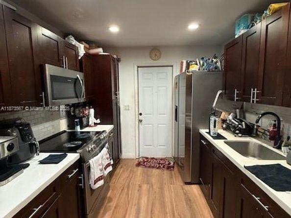 2551 NW 13th St 10, Miami FL 33125