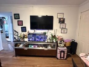 2551 NW 13th St 10, Miami FL 33125