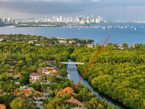 104 Paloma Dr, Coral Gables FL 33143