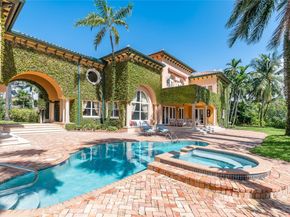 104 Paloma Dr, Coral Gables FL 33143