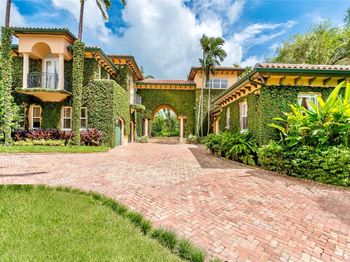 104 Paloma Dr