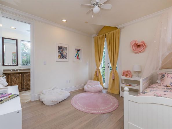 104 Paloma Dr, Coral Gables FL 33143