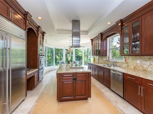 104 Paloma Dr, Coral Gables FL 33143