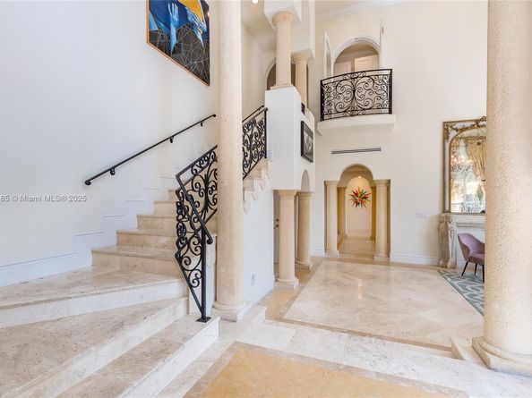 104 Paloma Dr, Coral Gables FL 33143