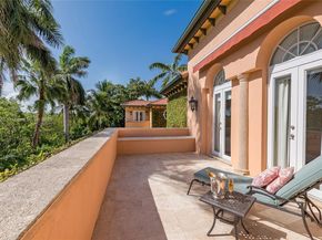 104 Paloma Dr, Coral Gables FL 33143