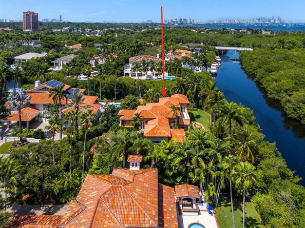 104 Paloma Dr, Coral Gables FL 33143