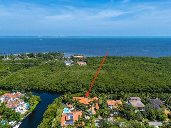 104 Paloma Dr, Coral Gables FL 33143