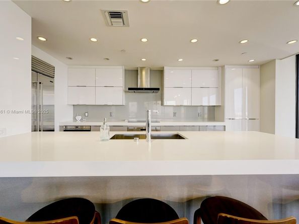 2800 Island Bl 2904, Aventura FL 33160