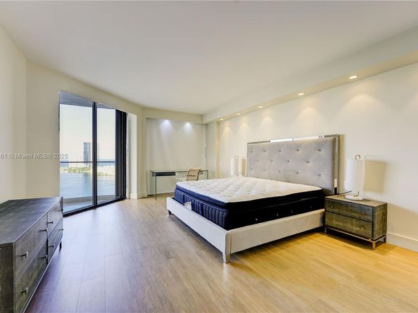 2800 Island Bl 2904, Aventura FL 33160