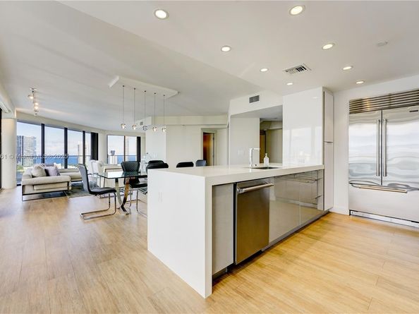 2800 Island Bl 2904, Aventura FL 33160