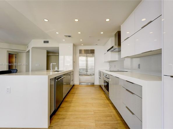 2800 Island Bl 2904, Aventura FL 33160