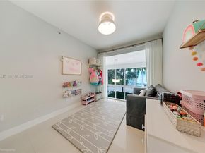 6000 Collins Ave 118, Miami Beach FL 33140
