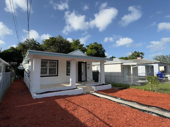 1669 NW 70th St, Miami FL 33147