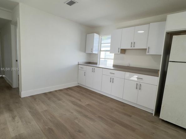 1669 NW 70th St, Miami FL 33147