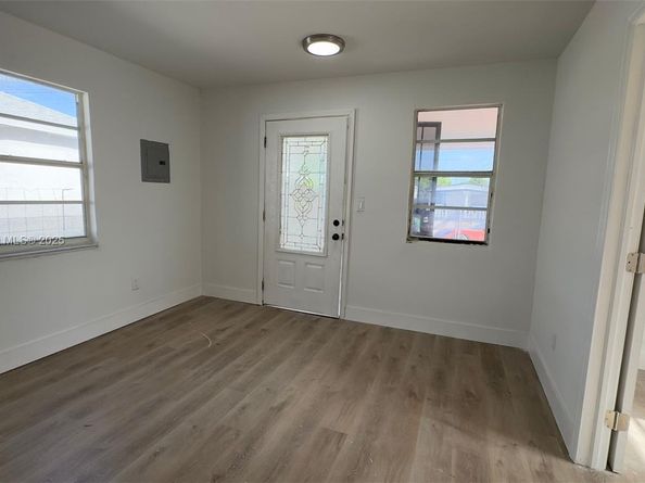 1669 NW 70th St, Miami FL 33147