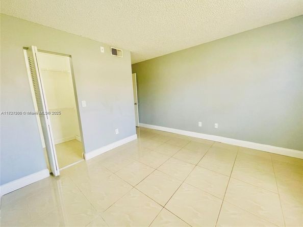 1231 SW 46th Ave 507, Pompano Beach FL 33069