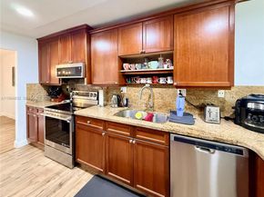 9717 N New River Canal Rd 406, Plantation FL 33324