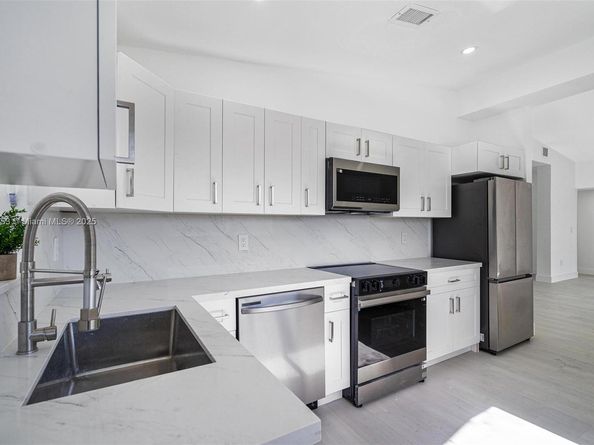 2115 NW 129th St, Miami FL 33167