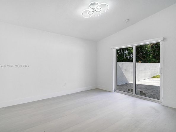 2115 NW 129th St, Miami FL 33167