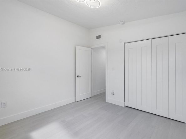 2115 NW 129th St, Miami FL 33167