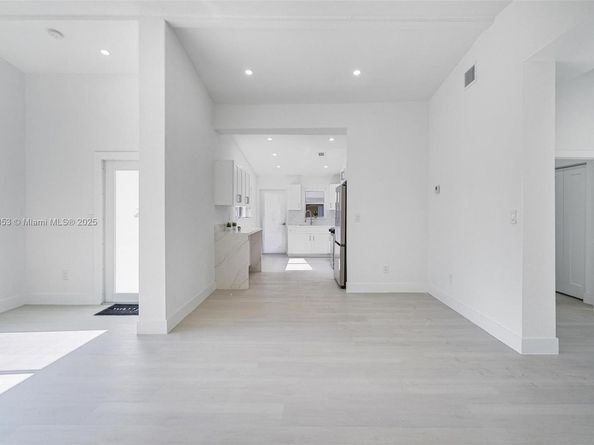 2115 NW 129th St, Miami FL 33167