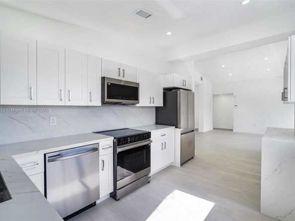 2115 NW 129th St, Miami FL 33167