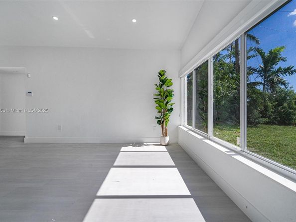 2115 NW 129th St, Miami FL 33167