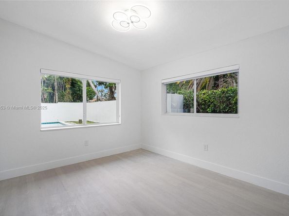 2115 NW 129th St, Miami FL 33167