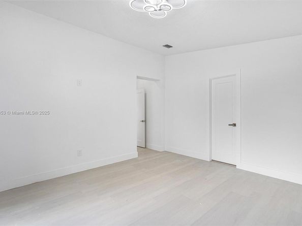 2115 NW 129th St, Miami FL 33167