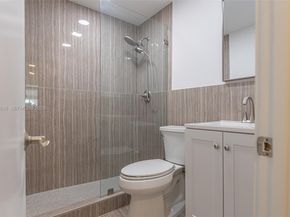 1690 Daytonia Rd, Miami Beach FL 33141