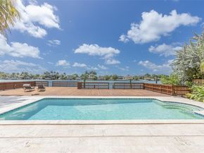 1690 Daytonia Rd, Miami Beach FL 33141