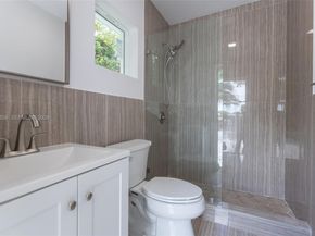 1690 Daytonia Rd, Miami Beach FL 33141