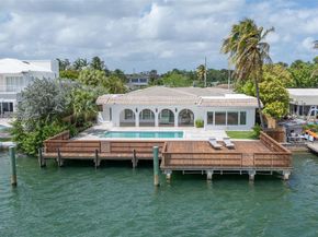 1690 Daytonia Rd, Miami Beach FL 33141