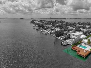 1690 Daytonia Rd, Miami Beach FL 33141