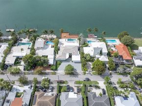 1690 Daytonia Rd, Miami Beach FL 33141